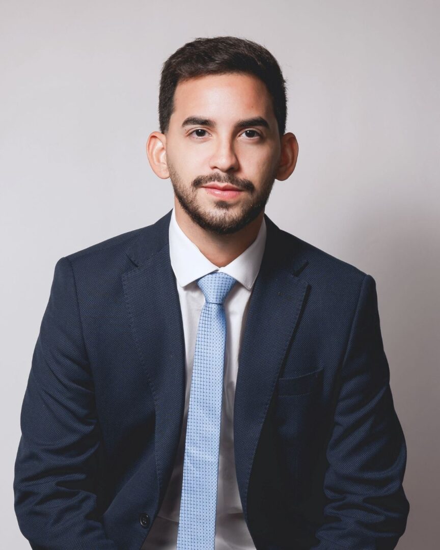 Dr. Adriano Oitaven